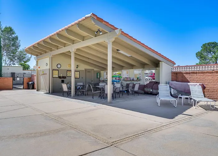 Charming Valley Townhome W/ Community Pool! Holiday home Green Valley