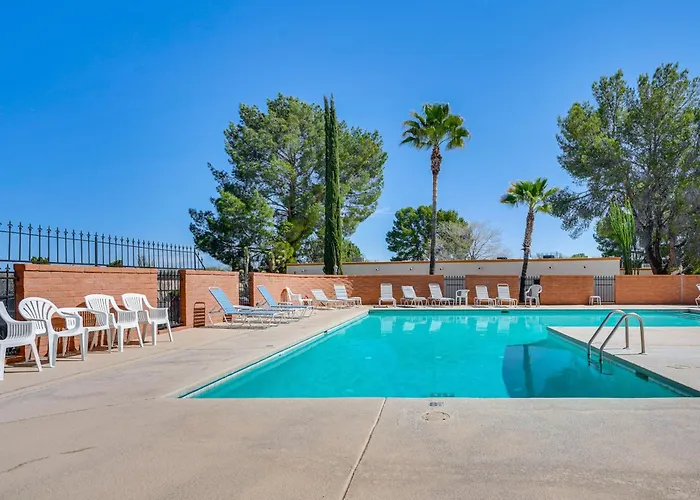 Charming Valley Townhome W/ Community Pool! Green Valley