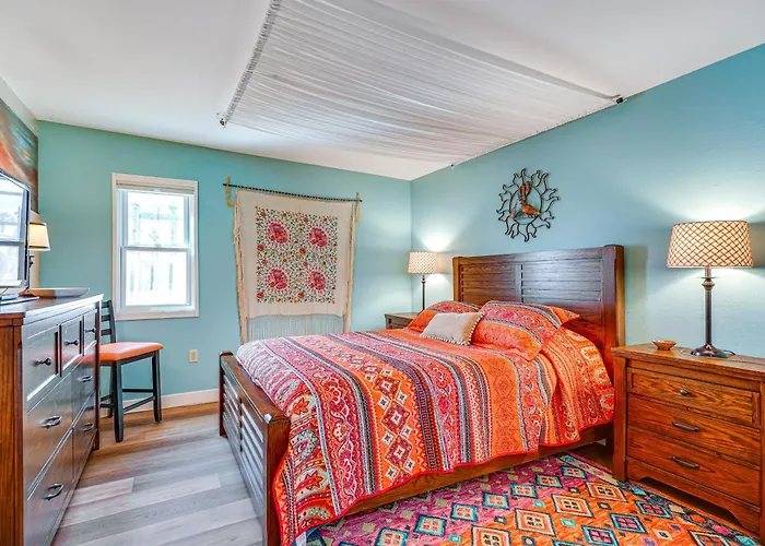 Charming Valley Townhome W/ Community Pool! *