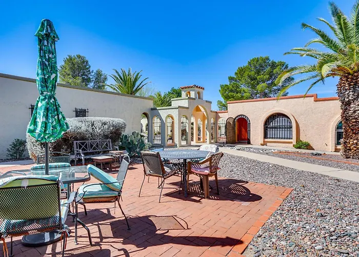 Holiday home Charming Valley Townhome W/ Community Pool!