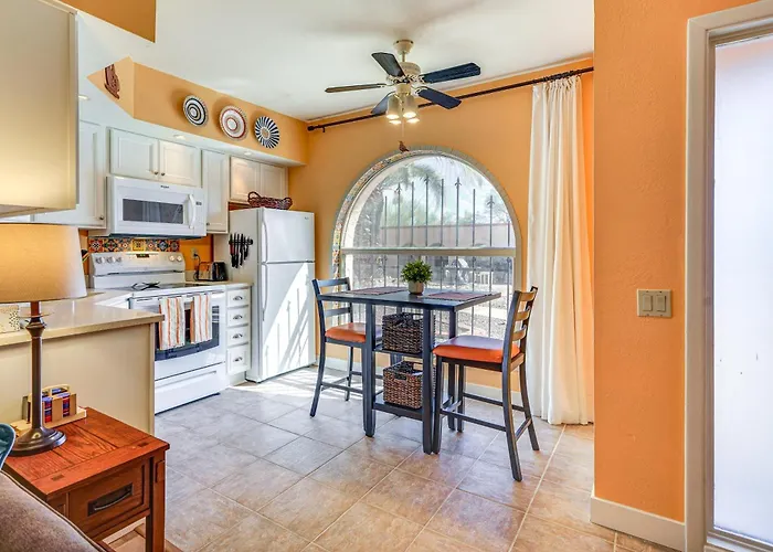 Charming Valley Townhome W/ Community Pool! Holiday home Green Valley